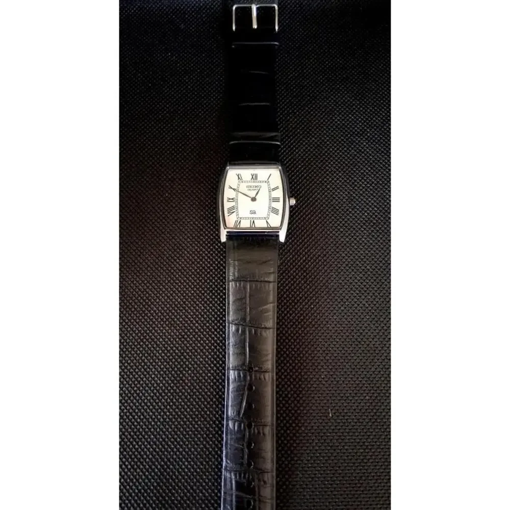 Men's‎ Vintage Seiko Barrel/Tonneau Leather Tank RARE